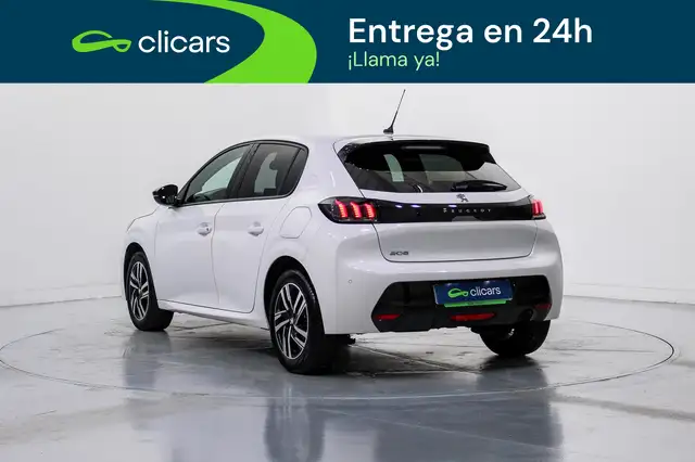 Peugeot 208 view 9