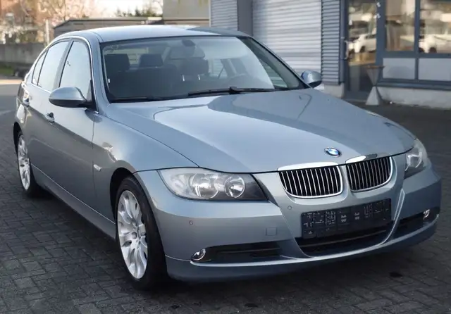 BMW 325 I E90 Automatik LEDER