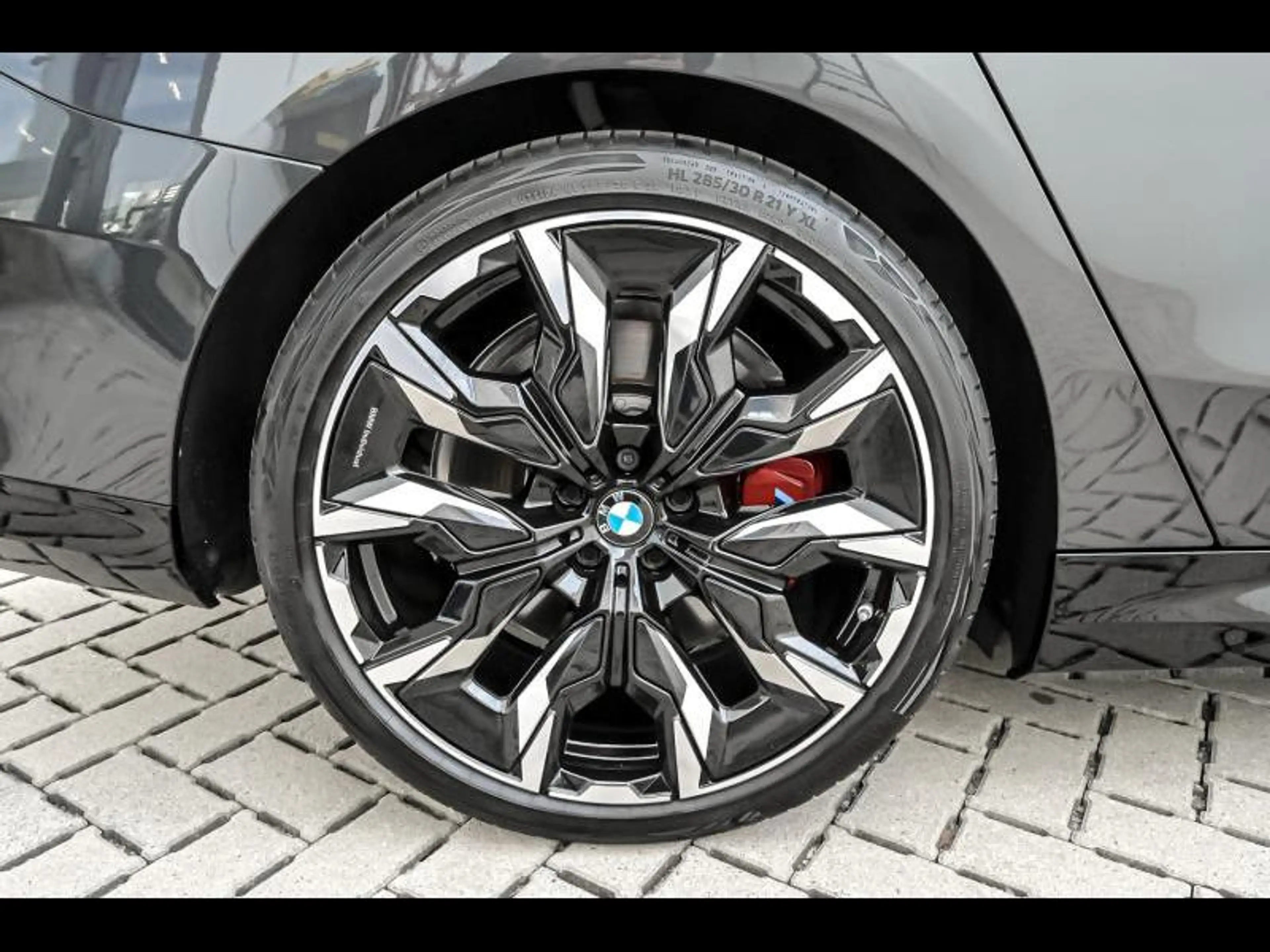 BMW i5 M60 xDrive — photo 7