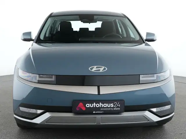 Hyundai Ioniq 5 view 2