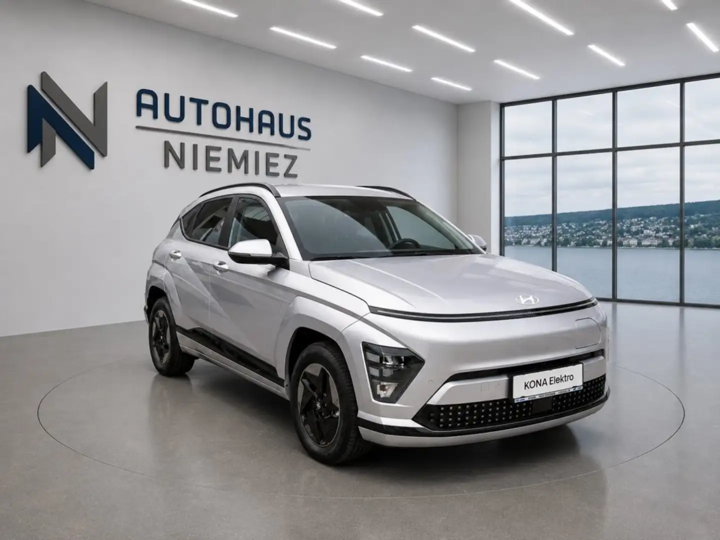 Hyundai KONA EV (SX2) Smart Line 48,6 kWh k7es1-P20/21-O20 Silber - 1