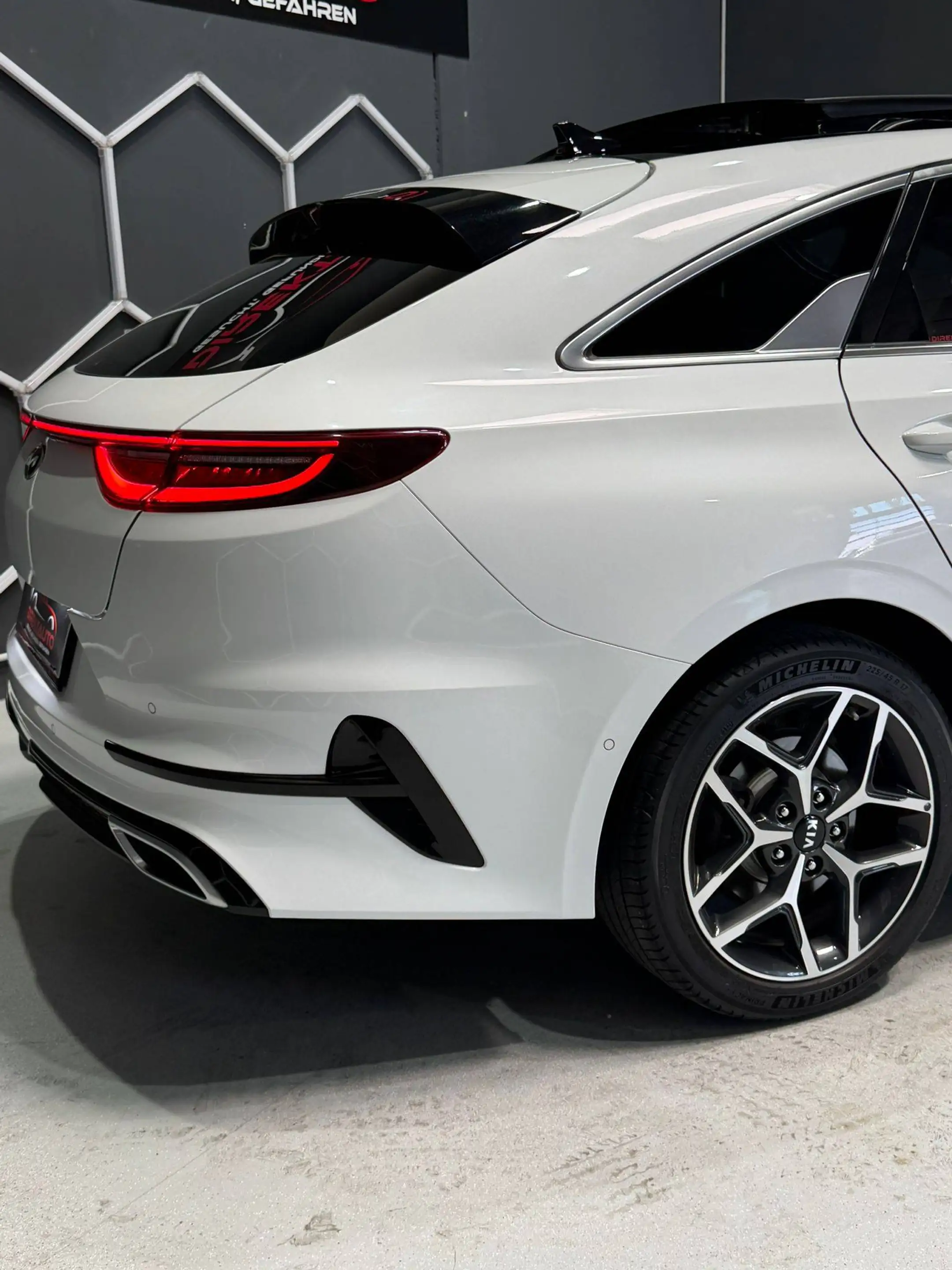 Kia ProCeed / pro_cee'd GT-Line — photo 8