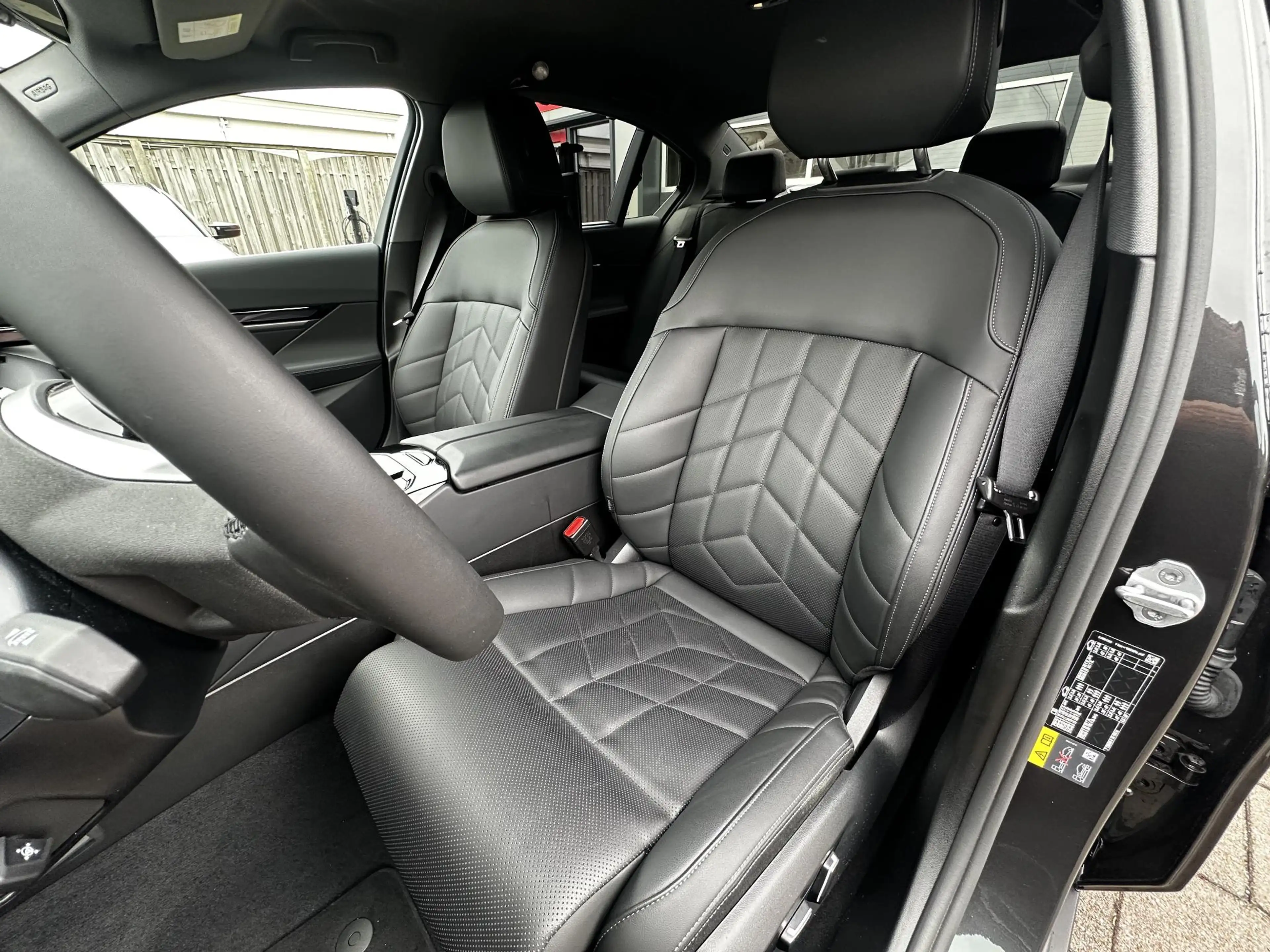 BMW i5 eDrive40 84 kWh — photo 5