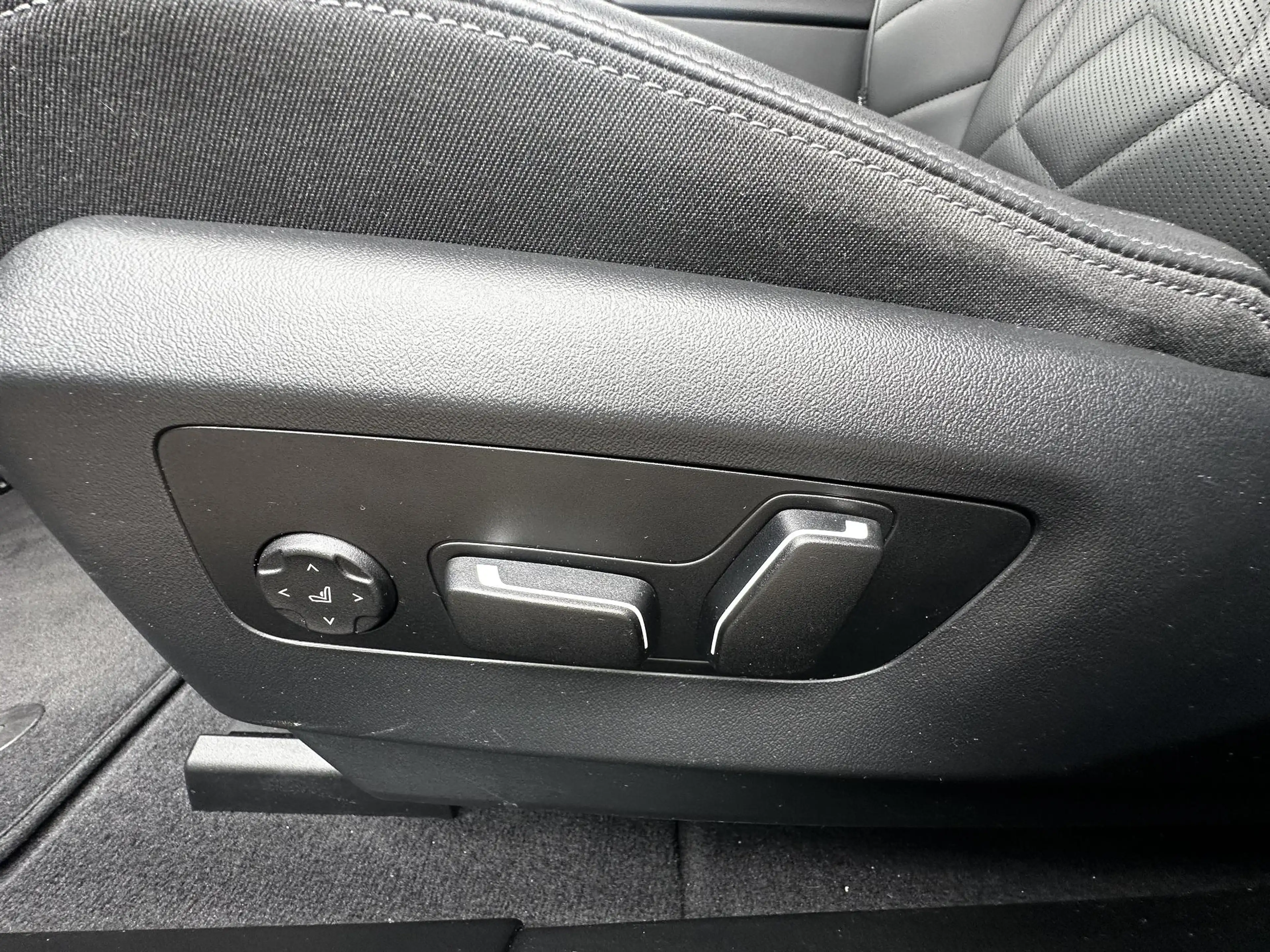 BMW i5 eDrive40 84 kWh — photo 14
