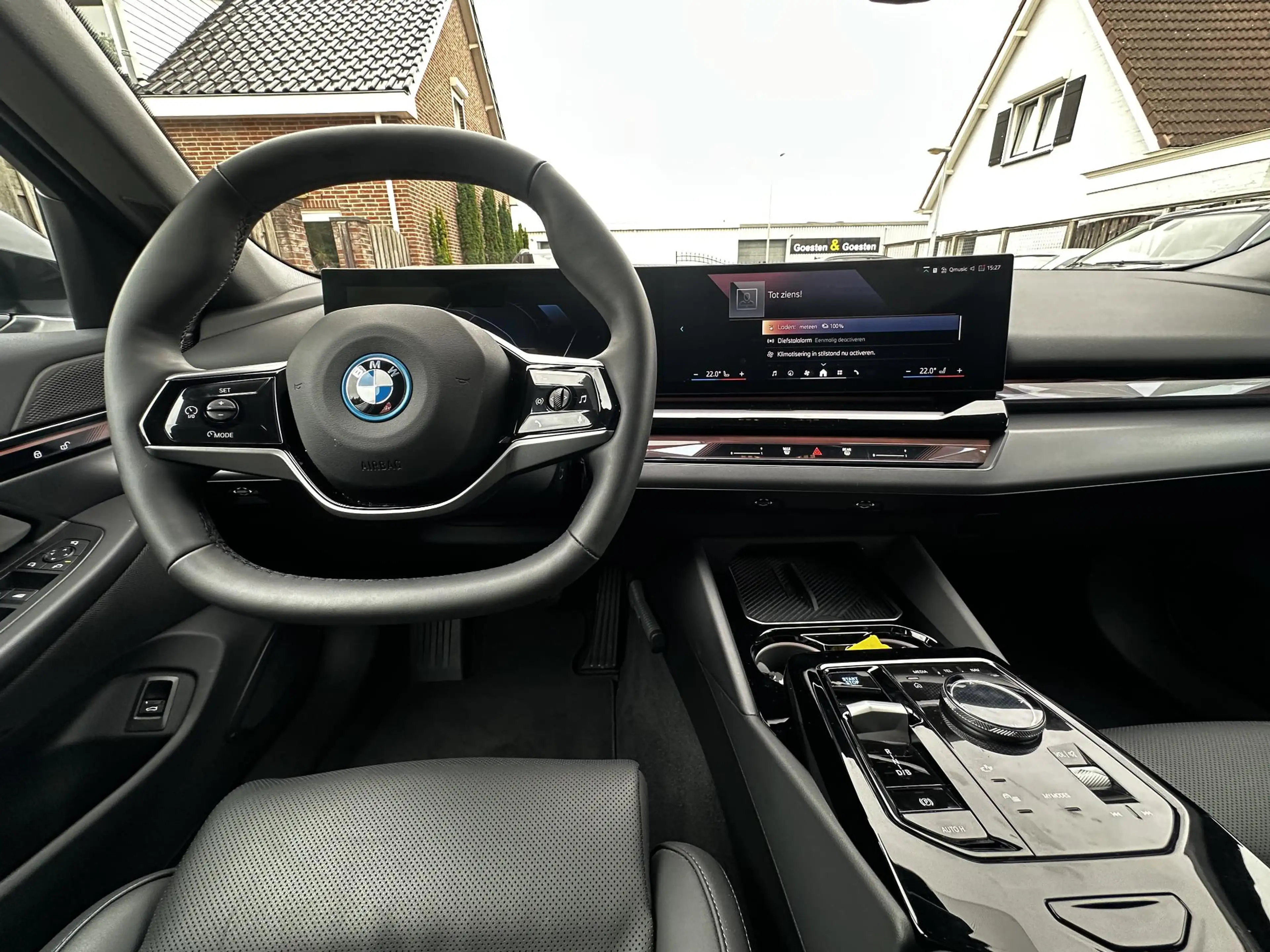 BMW i5 eDrive40 84 kWh — photo 3