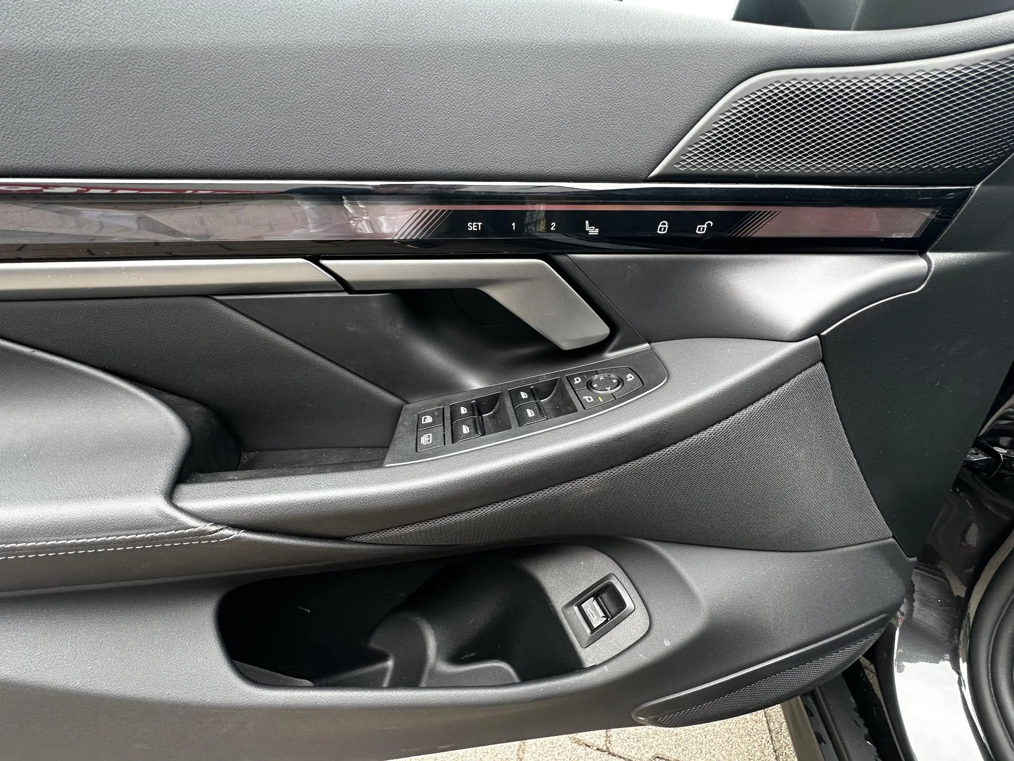 BMW i5 eDrive40 84 kWh — photo 15