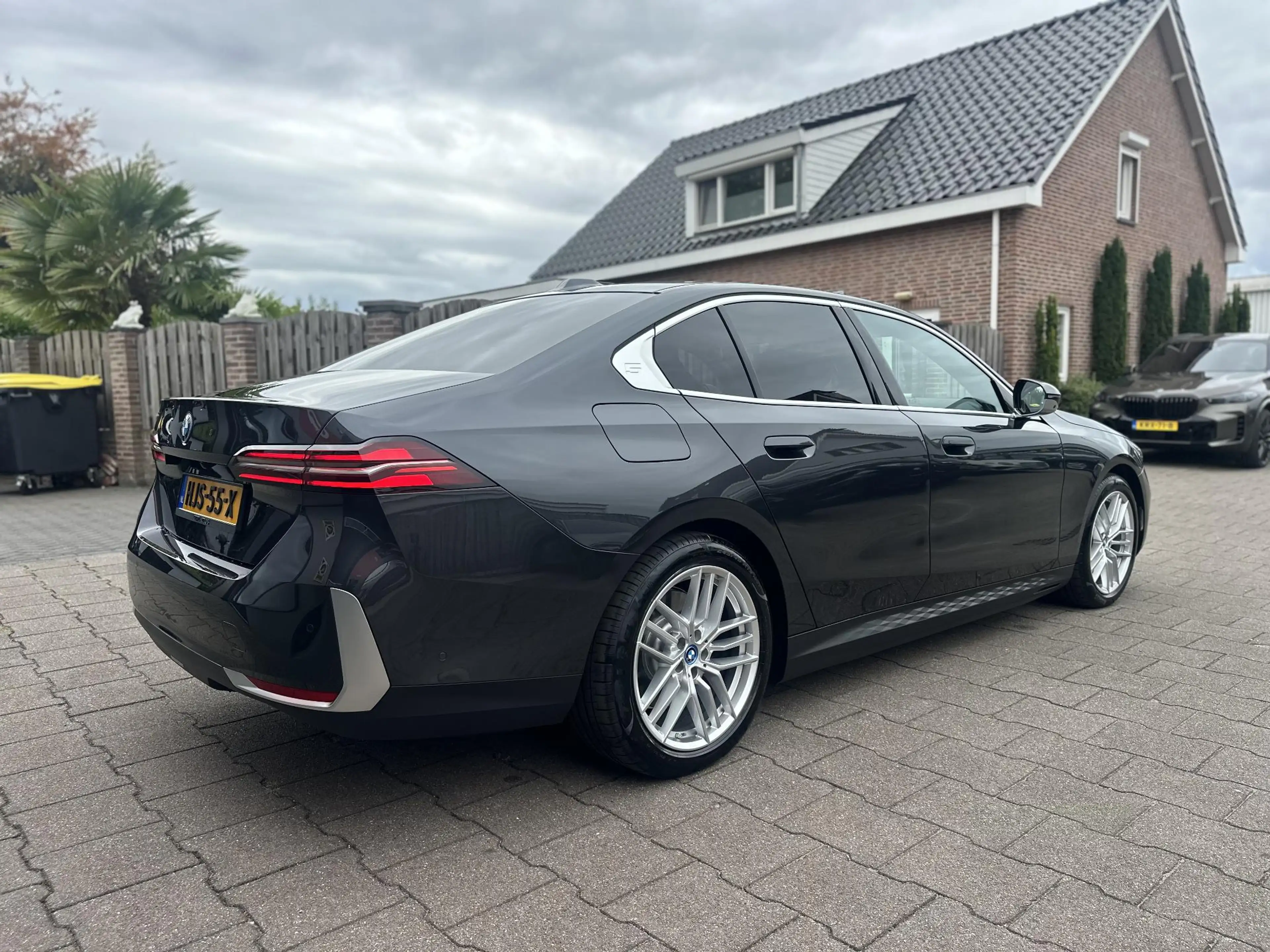 BMW i5 eDrive40 84 kWh — photo 13