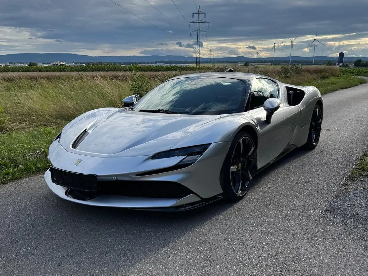 Ferrari SF90 Stradale Gri - 1