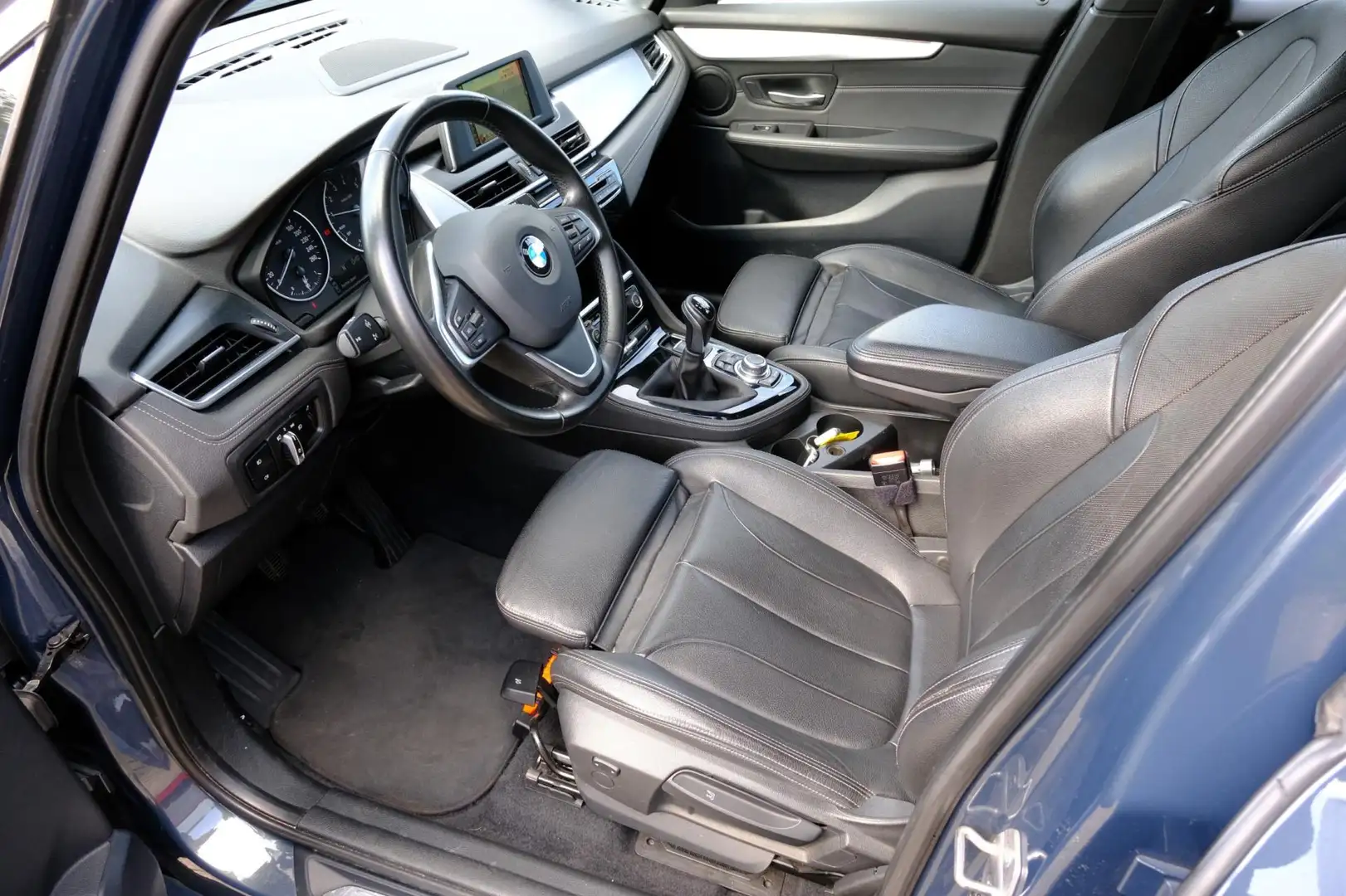 BMW 218 2-serie Gran Tourer 218i Sport 7-pers. Pano|Leder| Grijs - 2