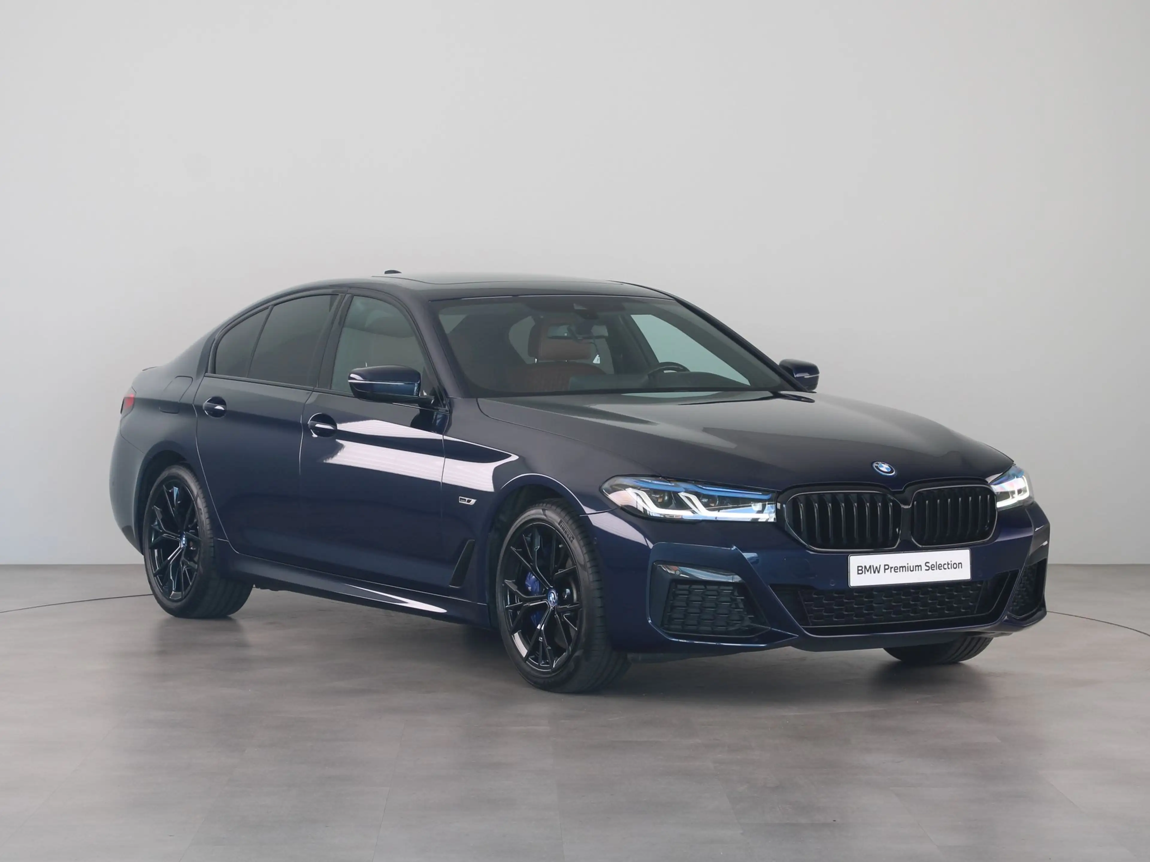 BMW 545 5 Serie 545e xDrive — photo 9