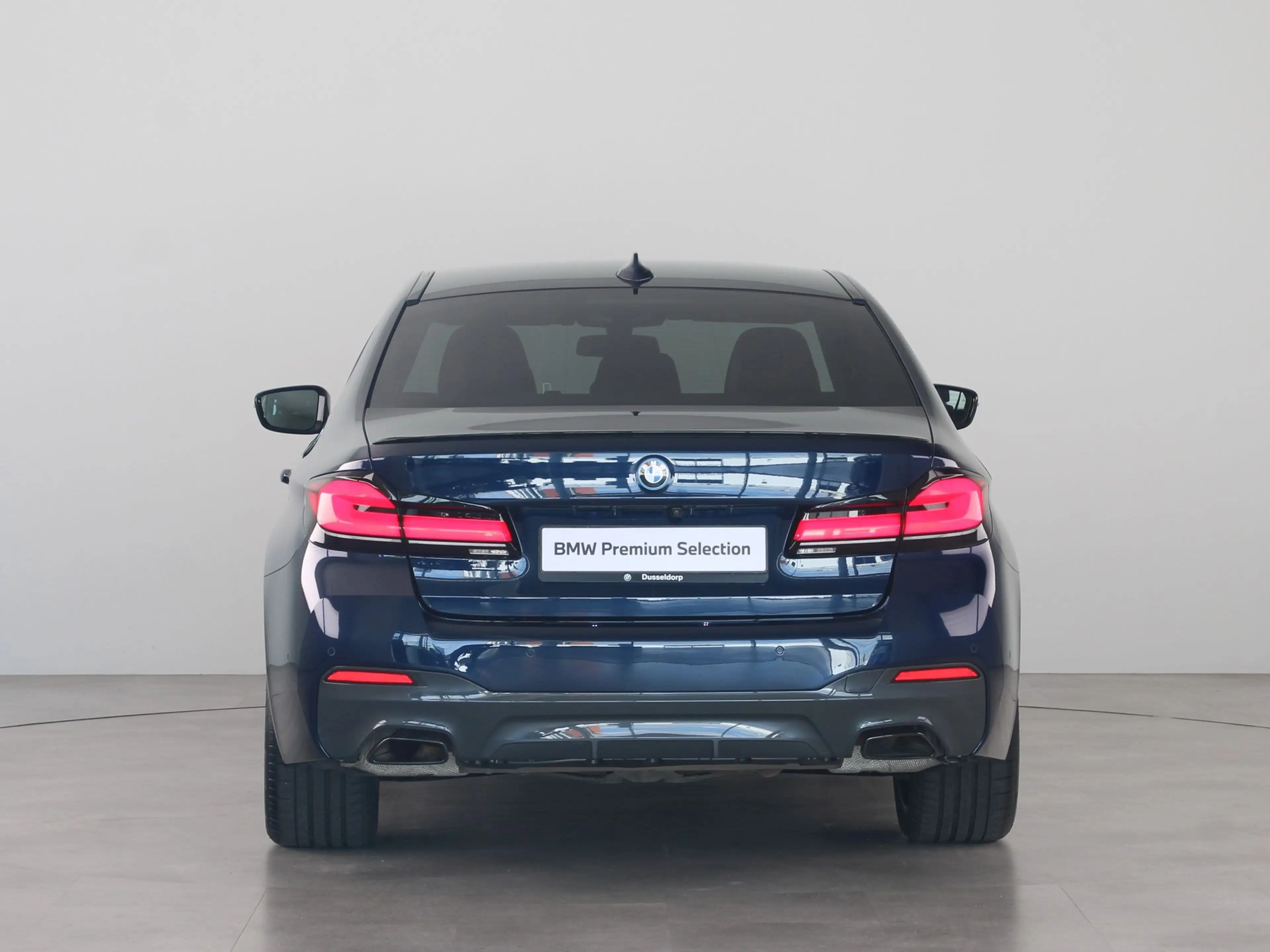 BMW 545 5 Serie 545e xDrive — photo 12