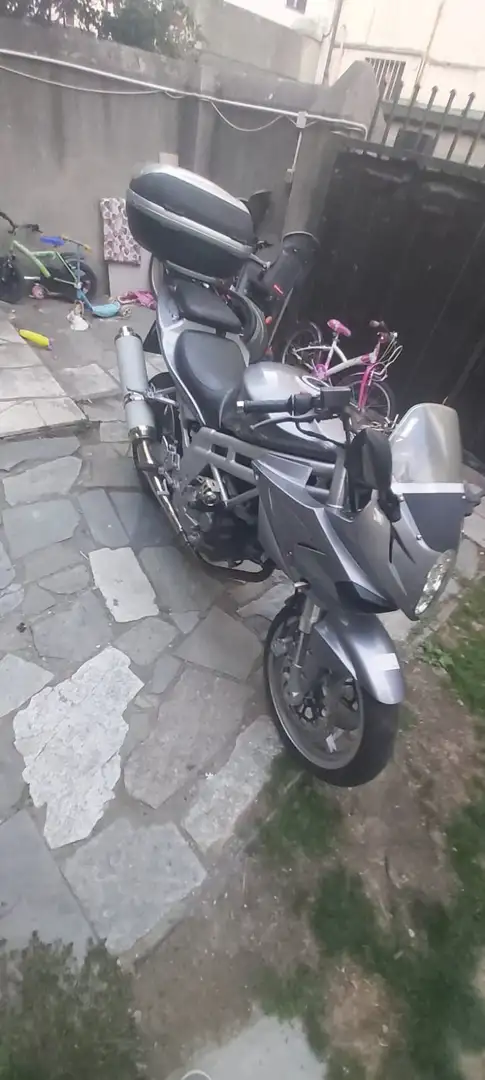 Hyosung GT 650 gran turismo - 1