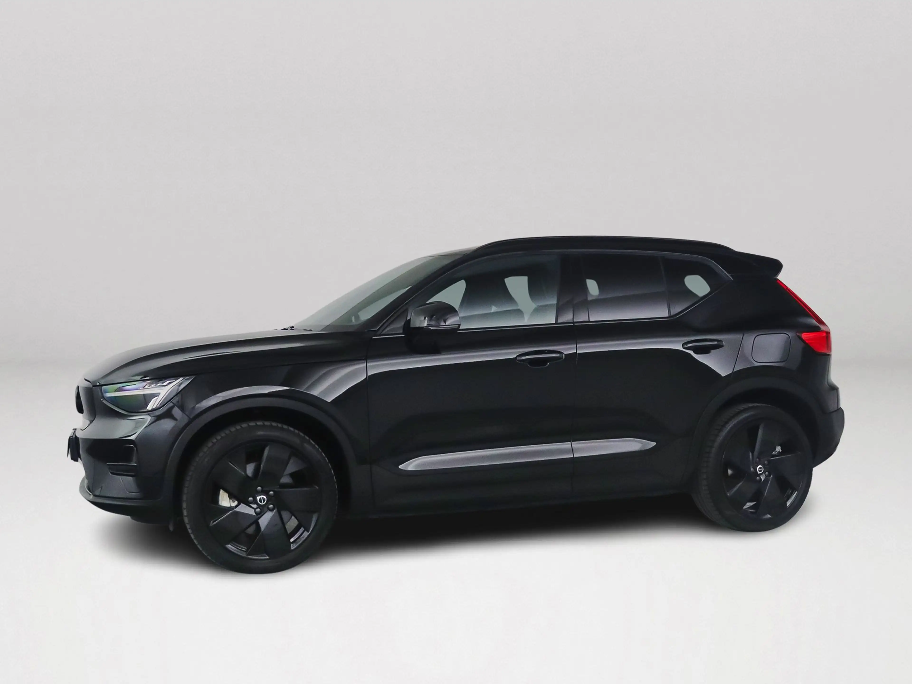 Volvo EX40 Single Motor Plus Black Edition 70 kWh | Parkeerca — photo 4