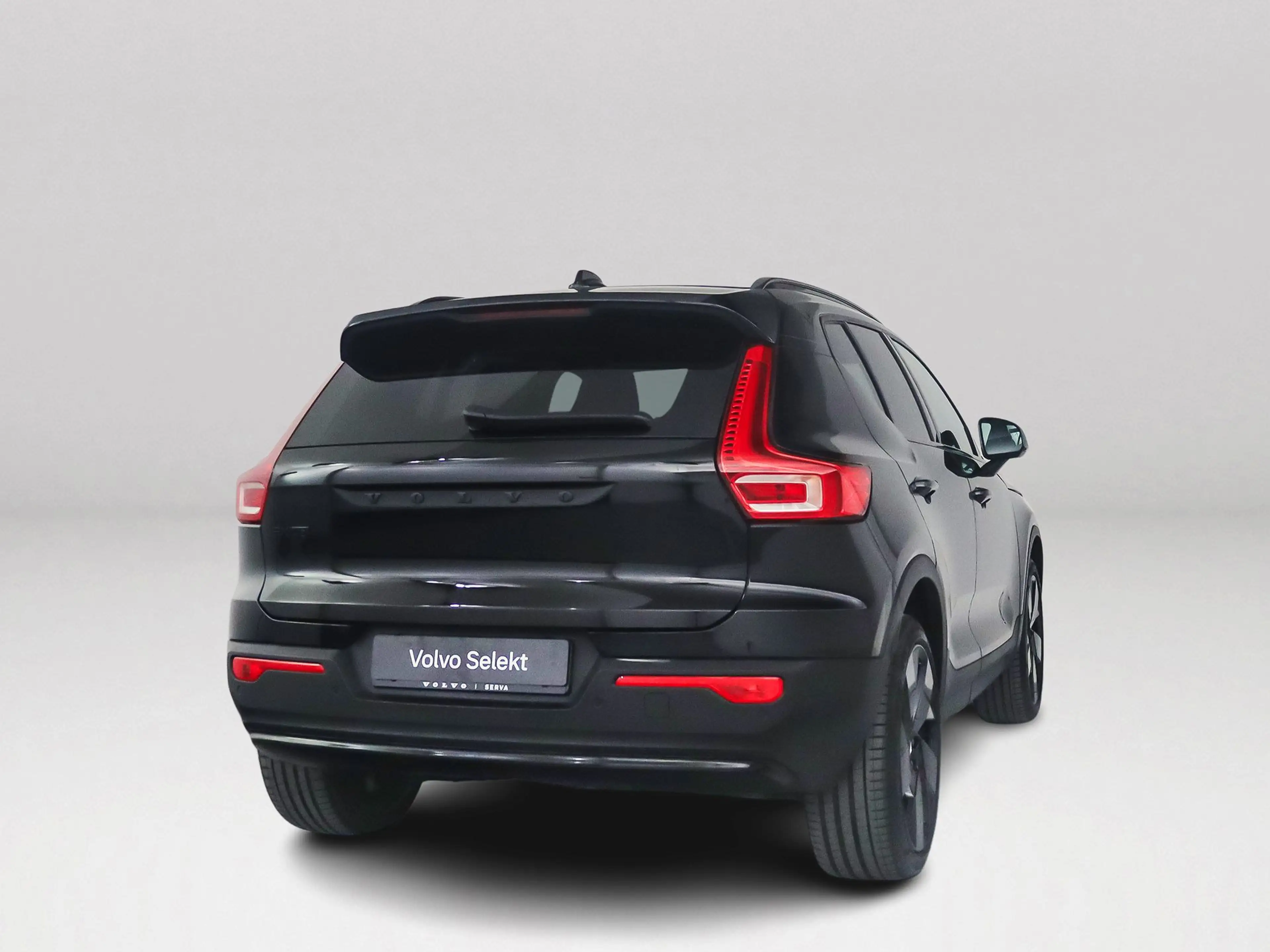 Volvo EX40 Single Motor Plus Black Edition 70 kWh | Parkeerca — photo 2