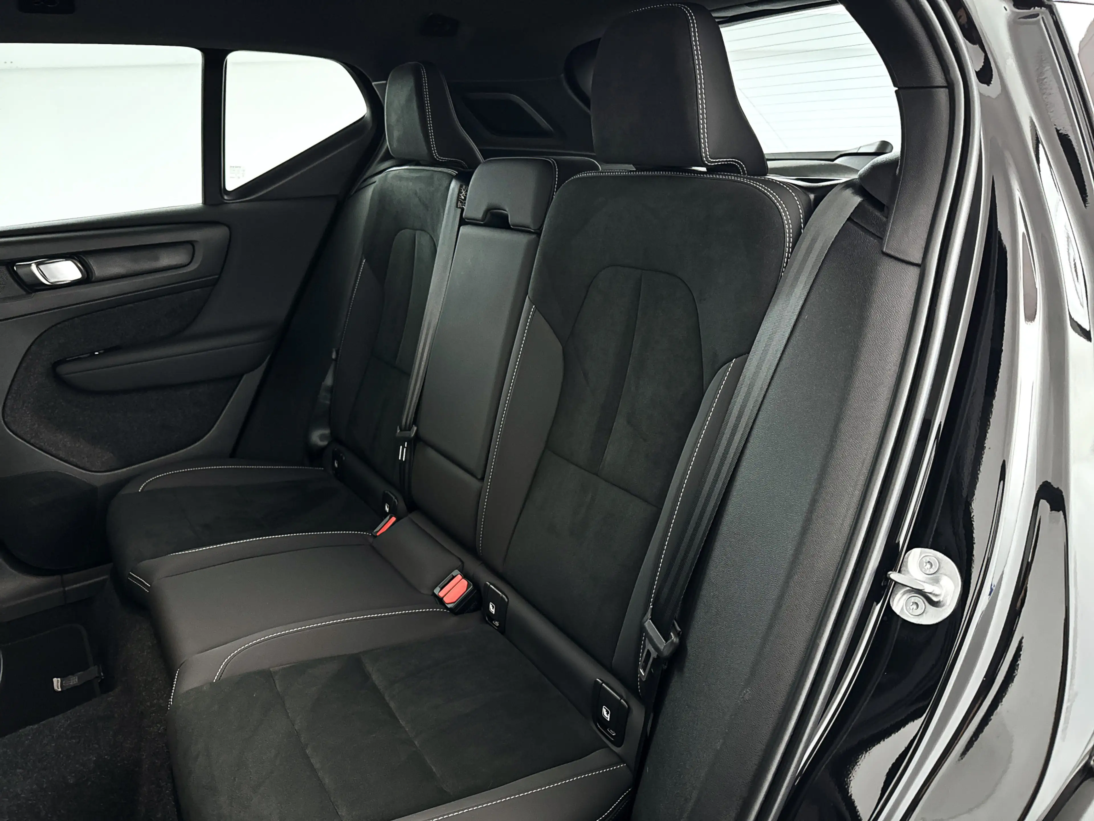 Volvo EX40 Single Motor Plus Black Edition 70 kWh | Parkeerca — photo 13