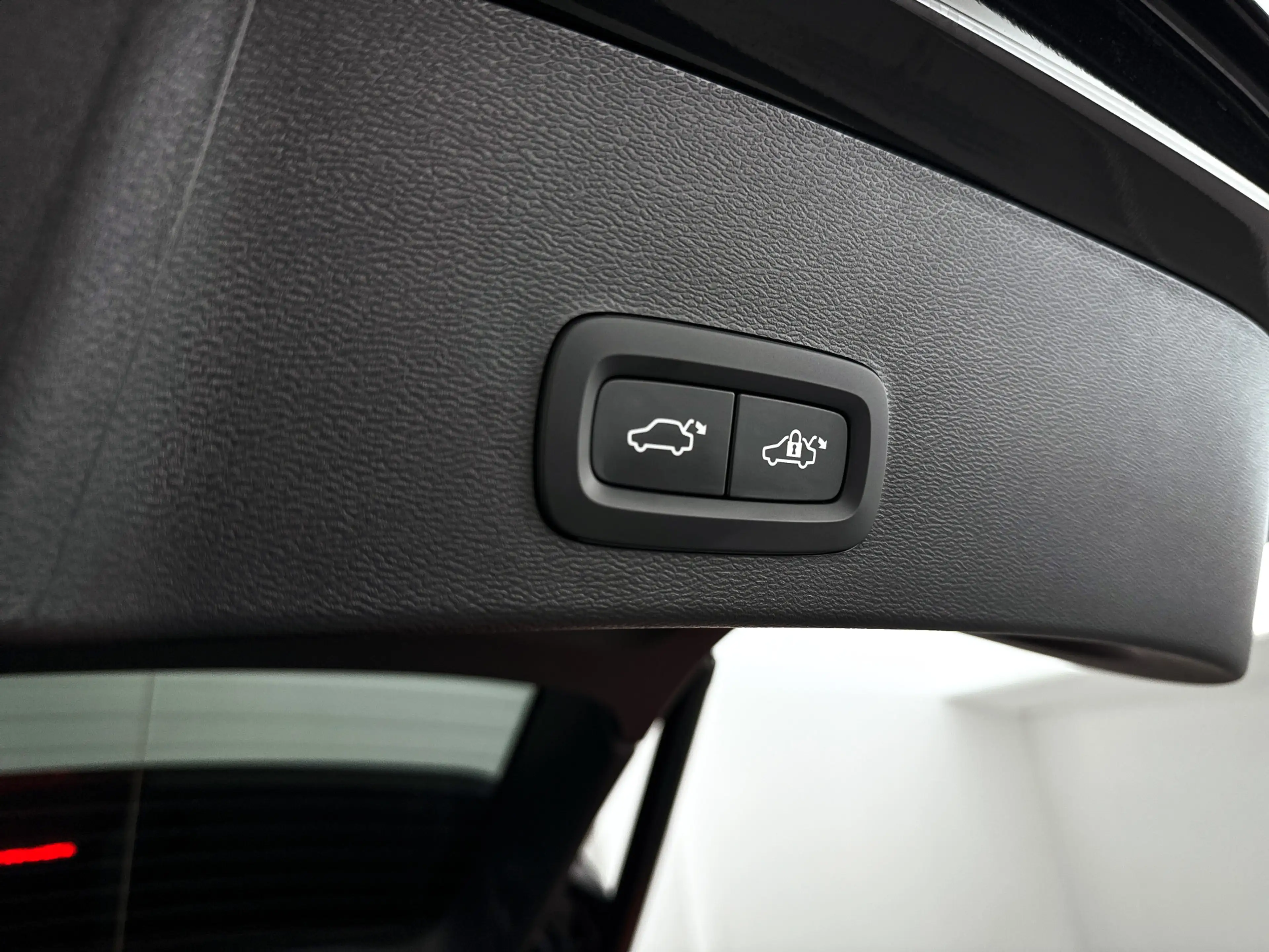 Volvo EX40 Single Motor Plus Black Edition 70 kWh | Parkeerca — photo 15