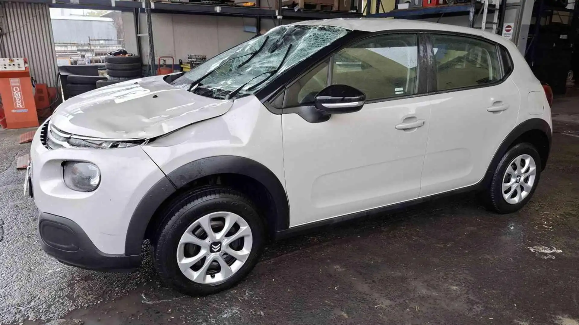 Citroen C3 1.2 PureTech INCIDENTATA Grigio - 1