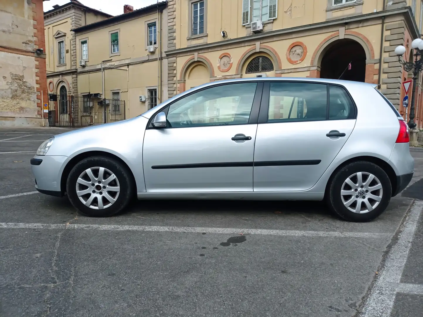 Volkswagen Golf Golf V 2003 5p 1.4 tsi Comfortline dsg Grigio - 2