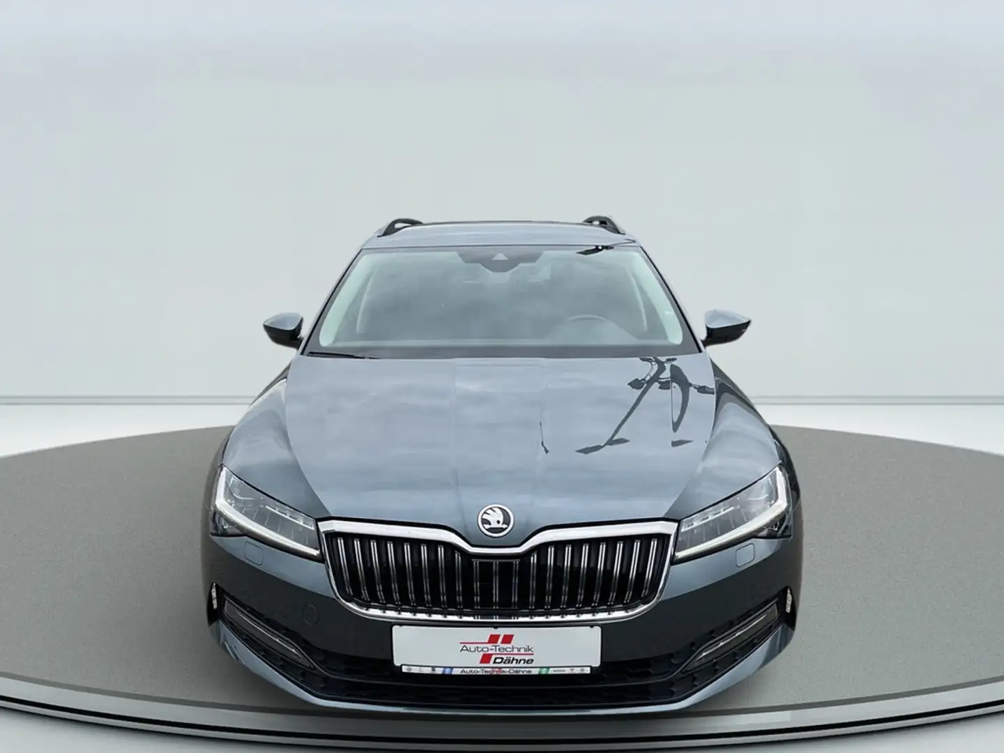 Skoda Superb Combi 2.0 TDI DSG Ambition NAVI ACC Grau - 2