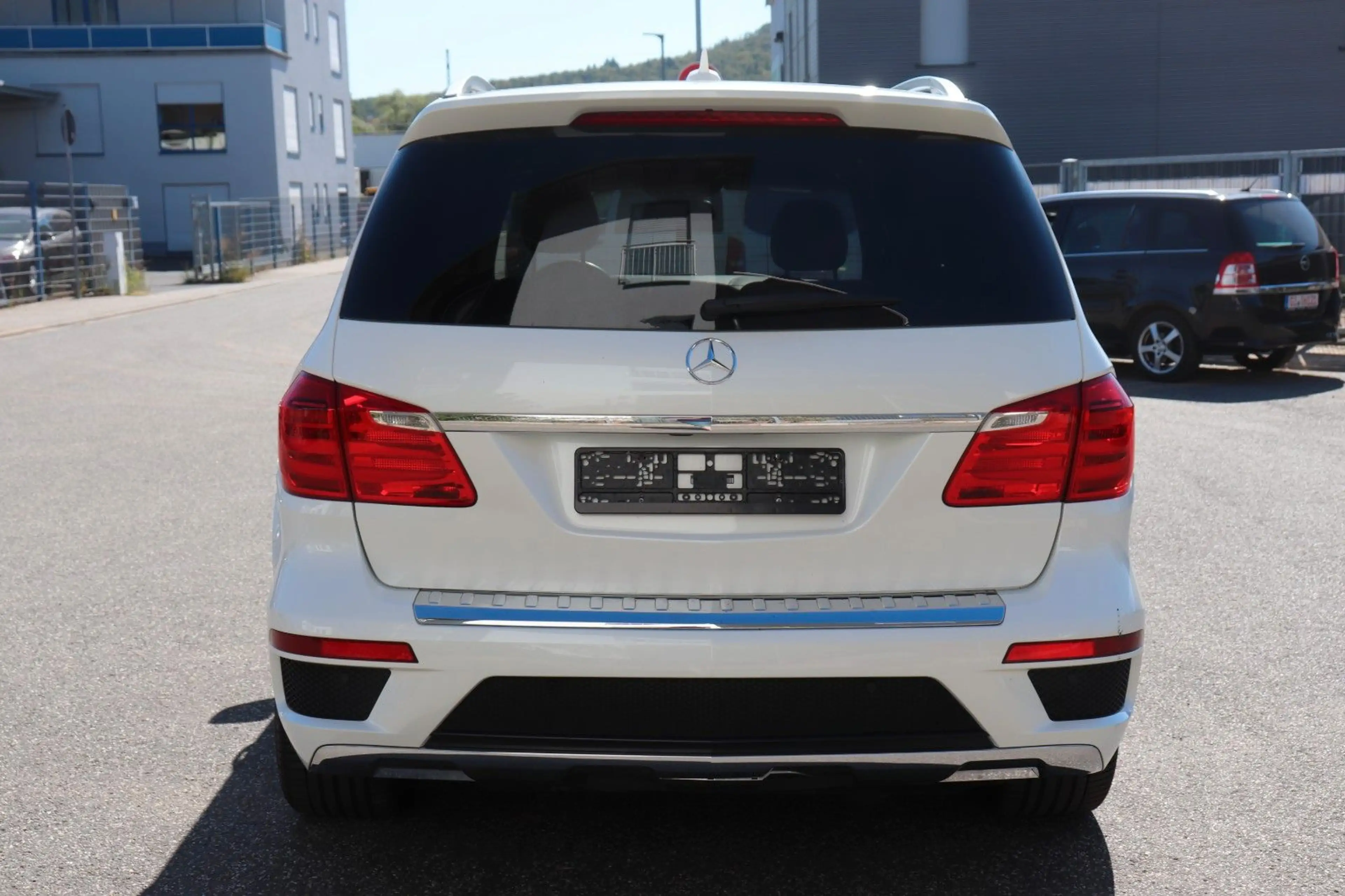 Mercedes-Benz GL 350 AMG BlueTec 4Matic — photo 4