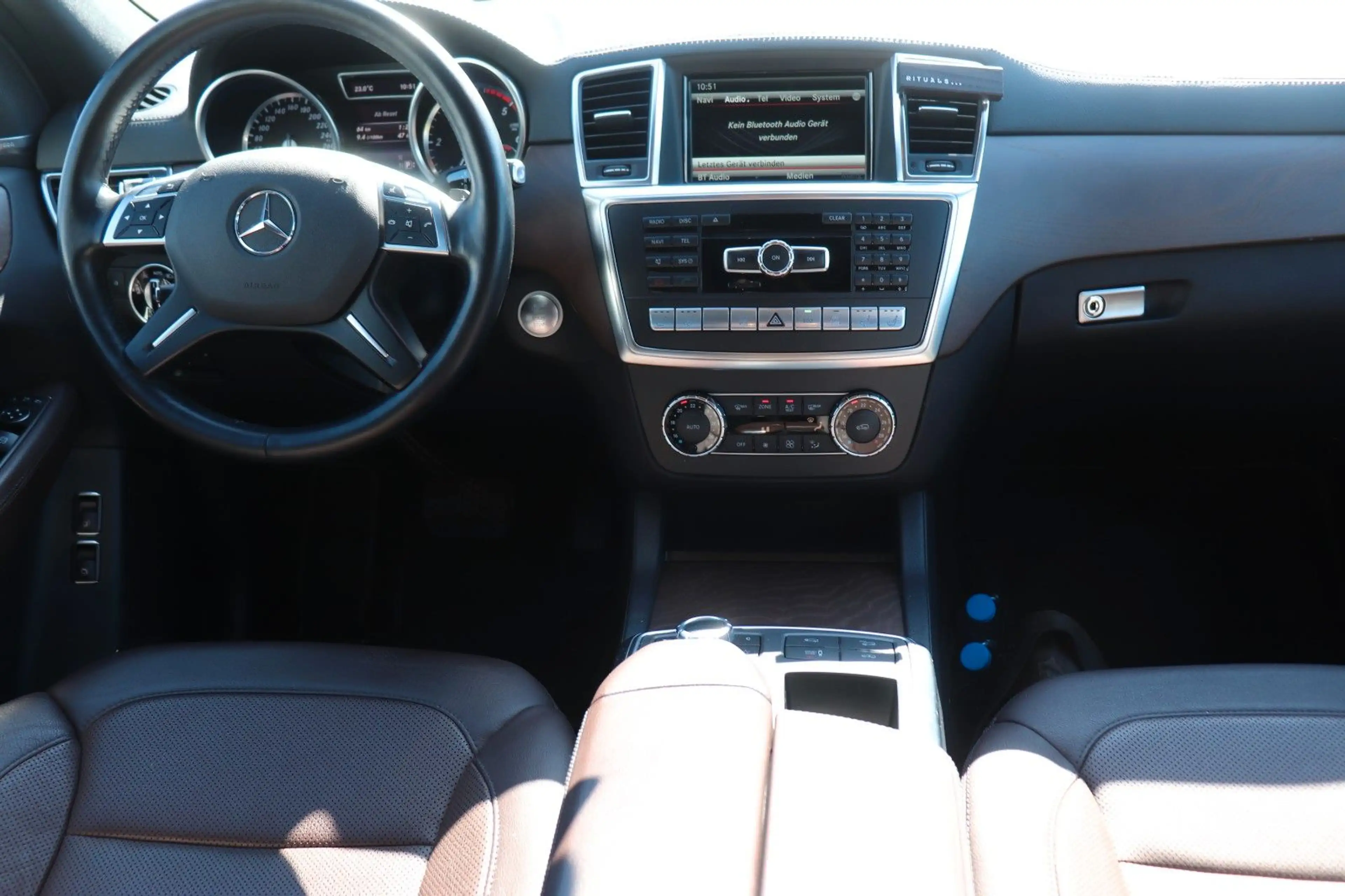 Mercedes-Benz GL 350 AMG BlueTec 4Matic — photo 11