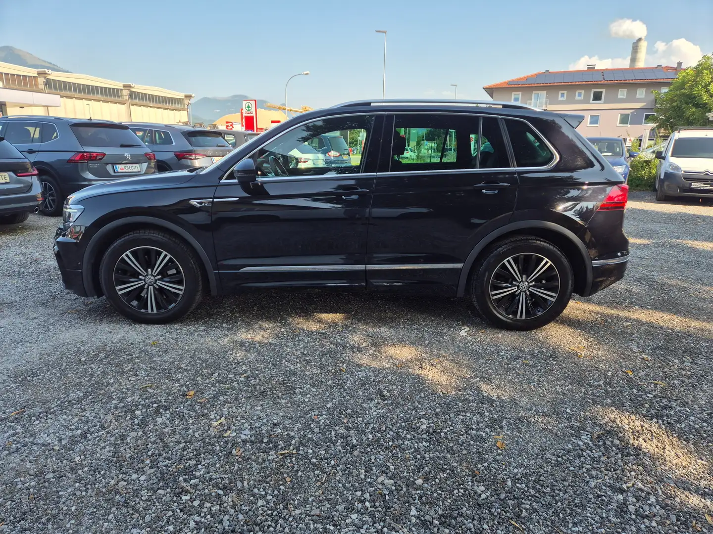 Volkswagen Tiguan R-line Highline 2.0 TDI DSG 4Motion Schwarz - 2