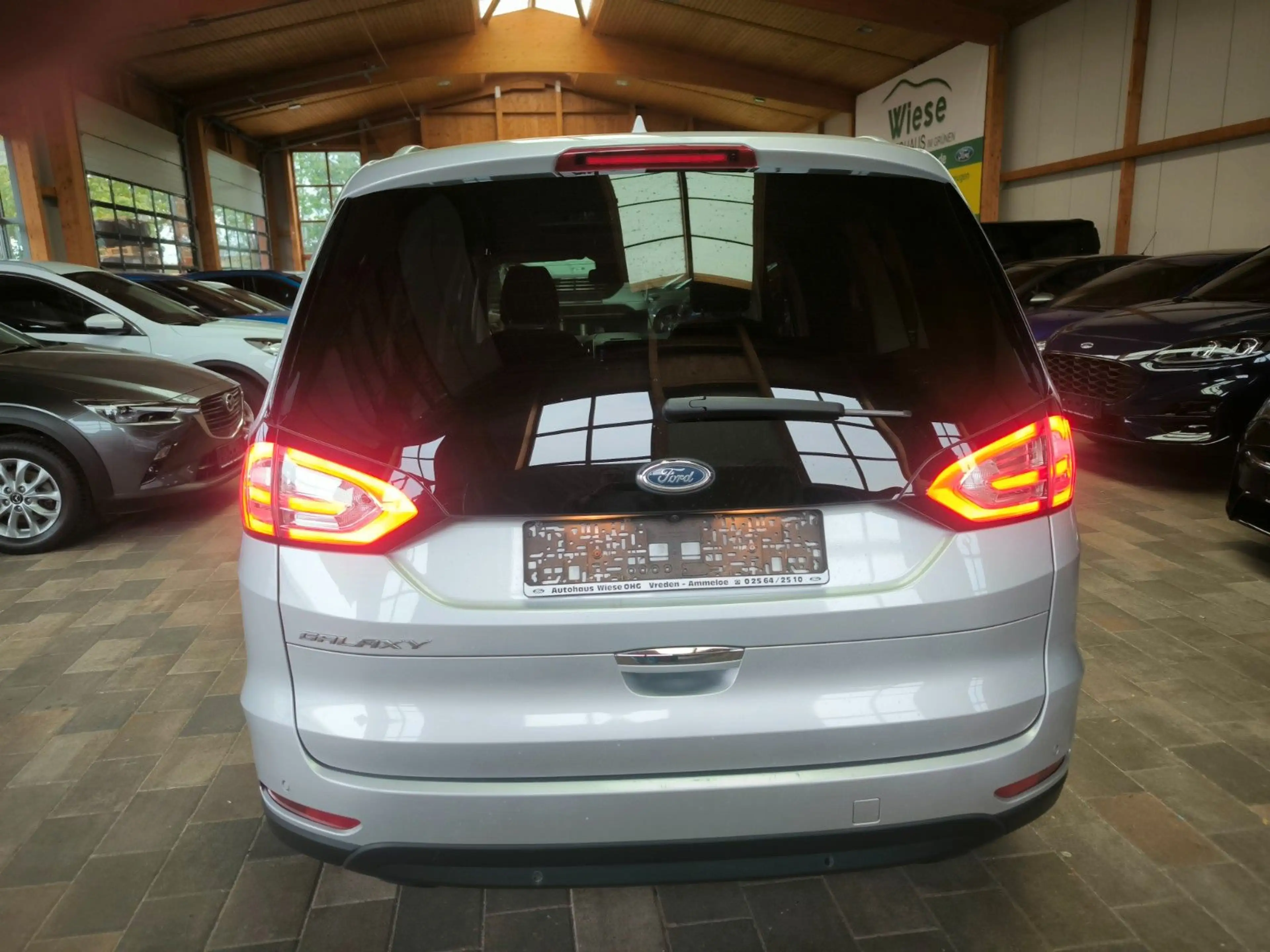 Ford Galaxy 2,0 EcoBlue Titanium,Cam,LED,Pdach,18"Alu — photo 4