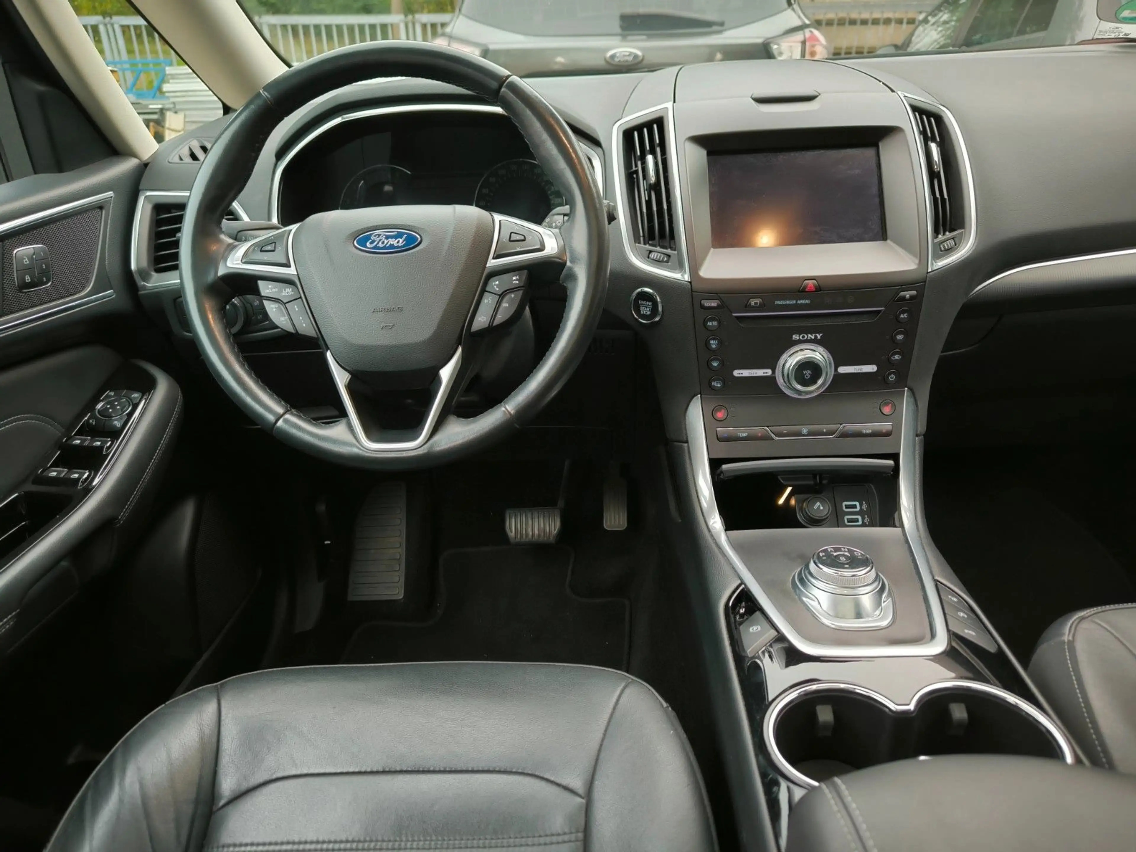 Ford Galaxy 2,0 EcoBlue Titanium,Cam,LED,Pdach,18"Alu — photo 8