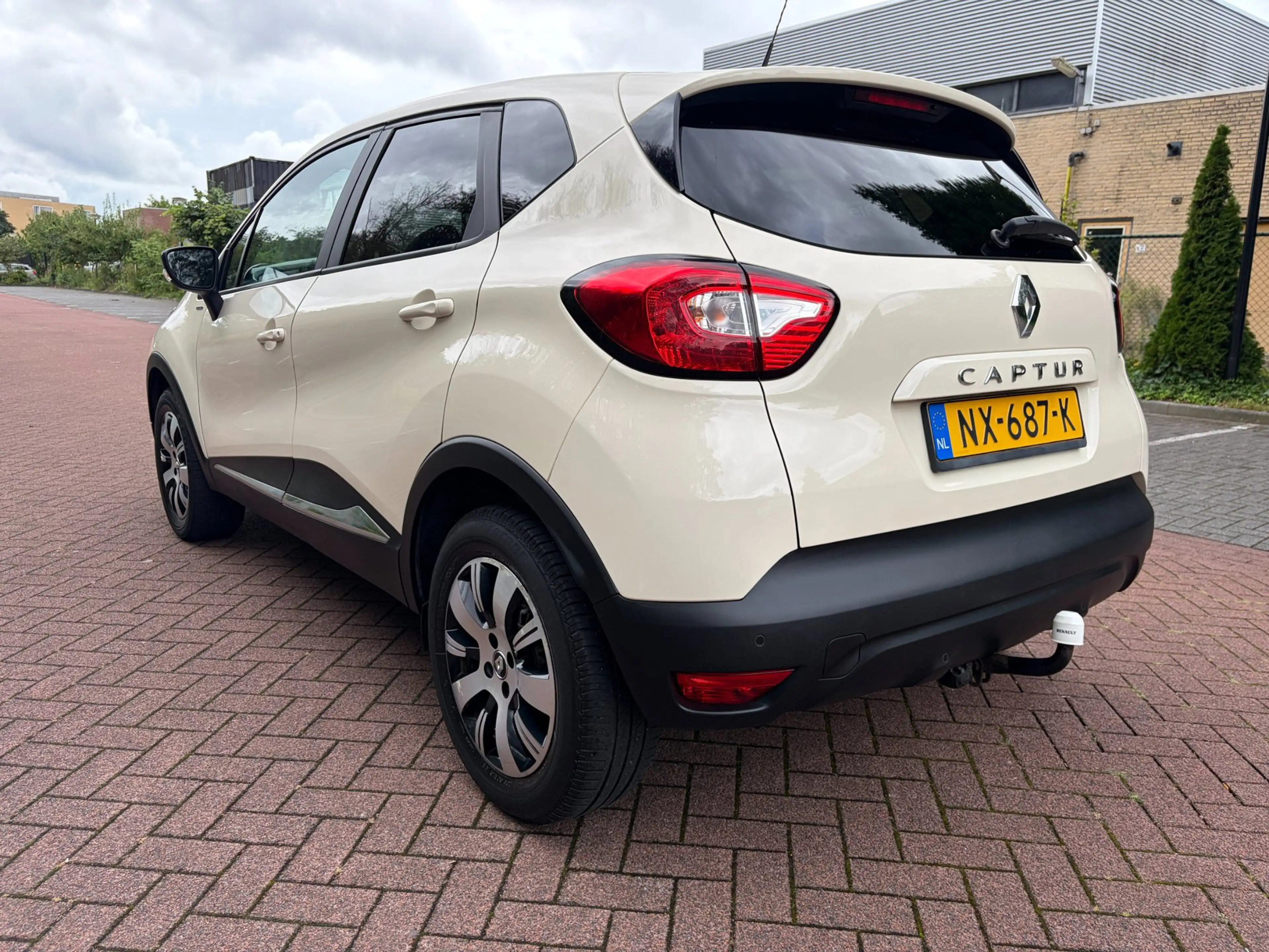 Renault Captur 0.9 TCe Limited / Navi / LED / Trekhaak — photo 4