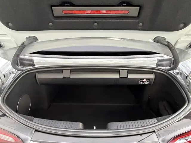 Mercedes-Benz SL view 22
