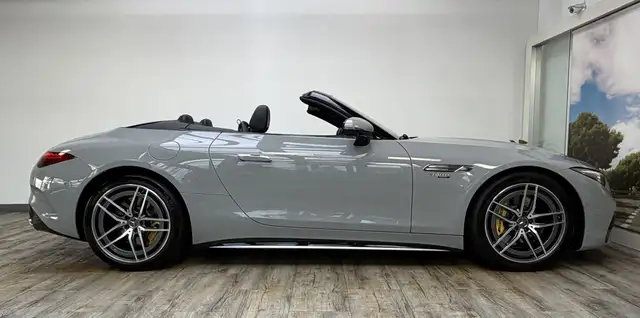 Mercedes-Benz SL view 4