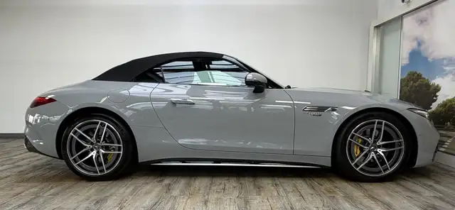 Mercedes-Benz SL view 10