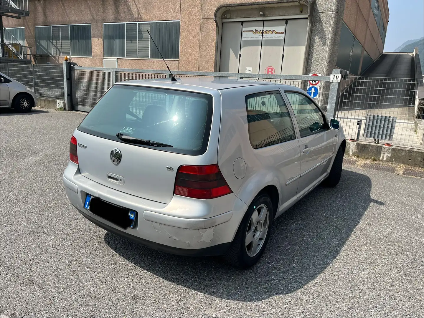 Volkswagen Golf 3p 1.6 101cv - 1