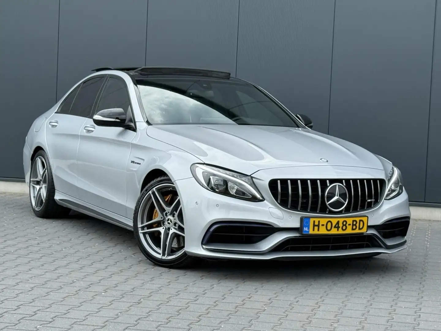 Mercedes-Benz C 63 AMG Panoramadak - Led - Carbon - Burmester Grijs - 2