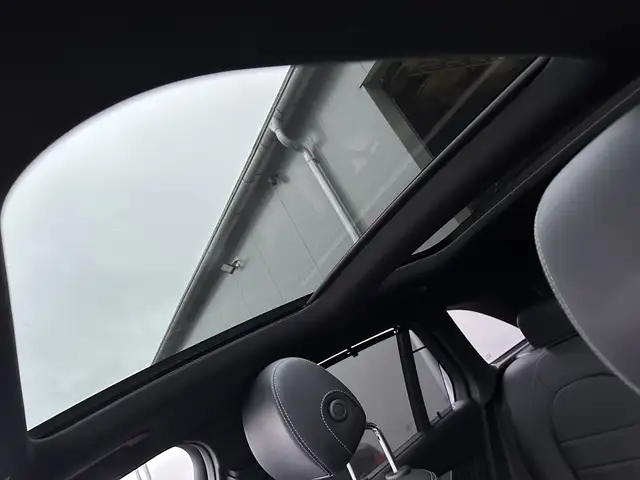 Mercedes-Benz GLC 200 view 11