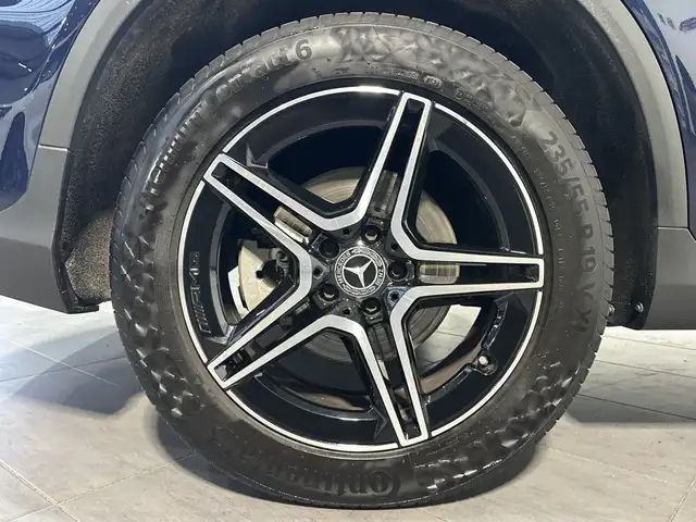 Mercedes-Benz GLC 200 view 3