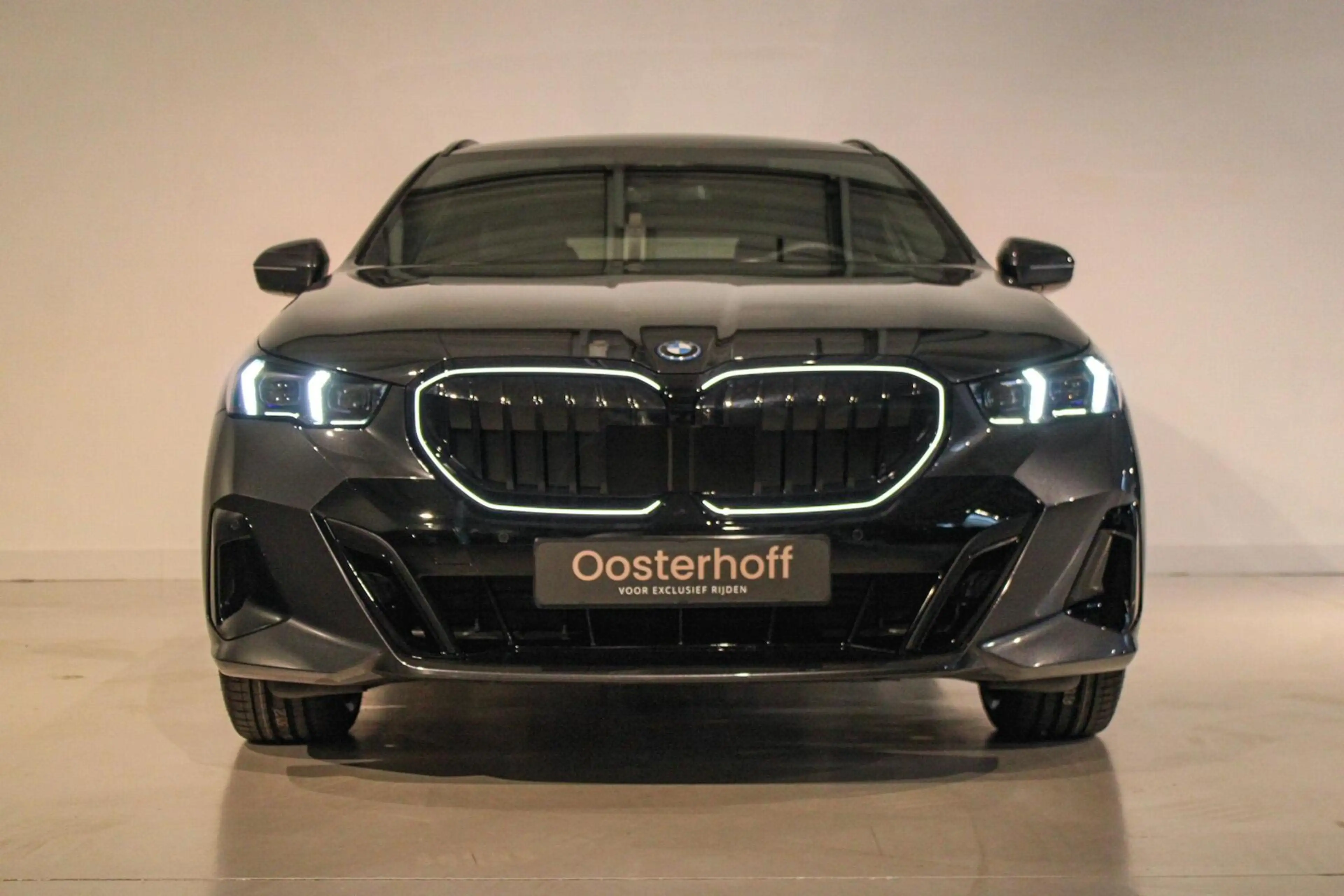 BMW 550 5-serie Touring 550e xDrive PANO | B&W | 4w-best | — photo 4