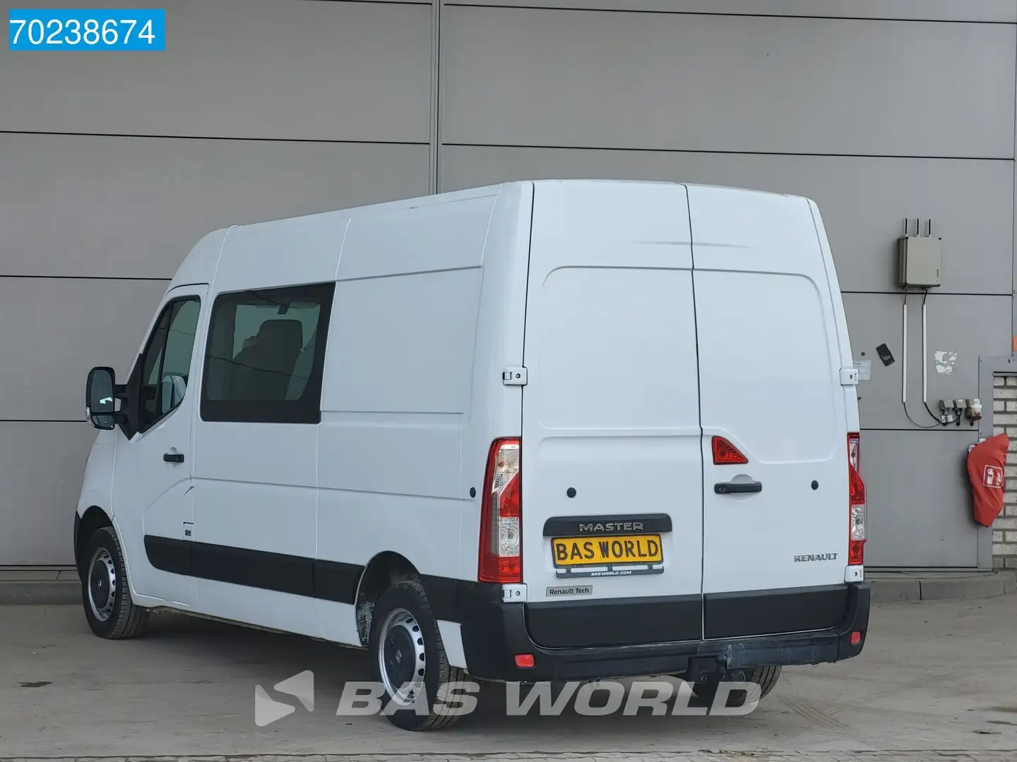 Renault Master 110PK L2H2 7 persoons Dubbel Cabine Trekhaak Airco Wit - 2