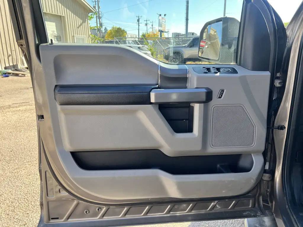 2019 Ford F-150 XLT SuperCrew 145 | SYNC 3 | Cruise Control | Remo — photo 6
