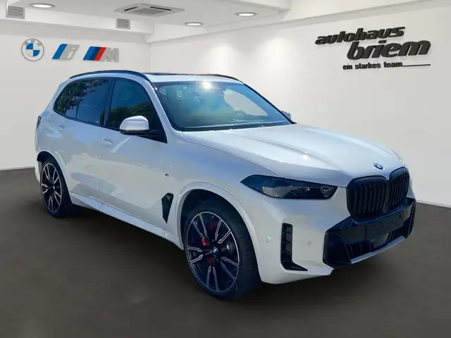 BMW X5 view 2