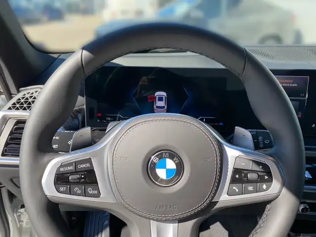 BMW X5 view 8