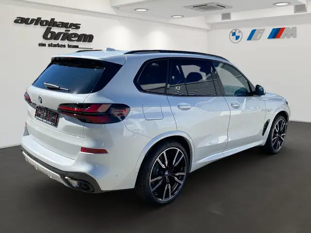 BMW X5 view 3