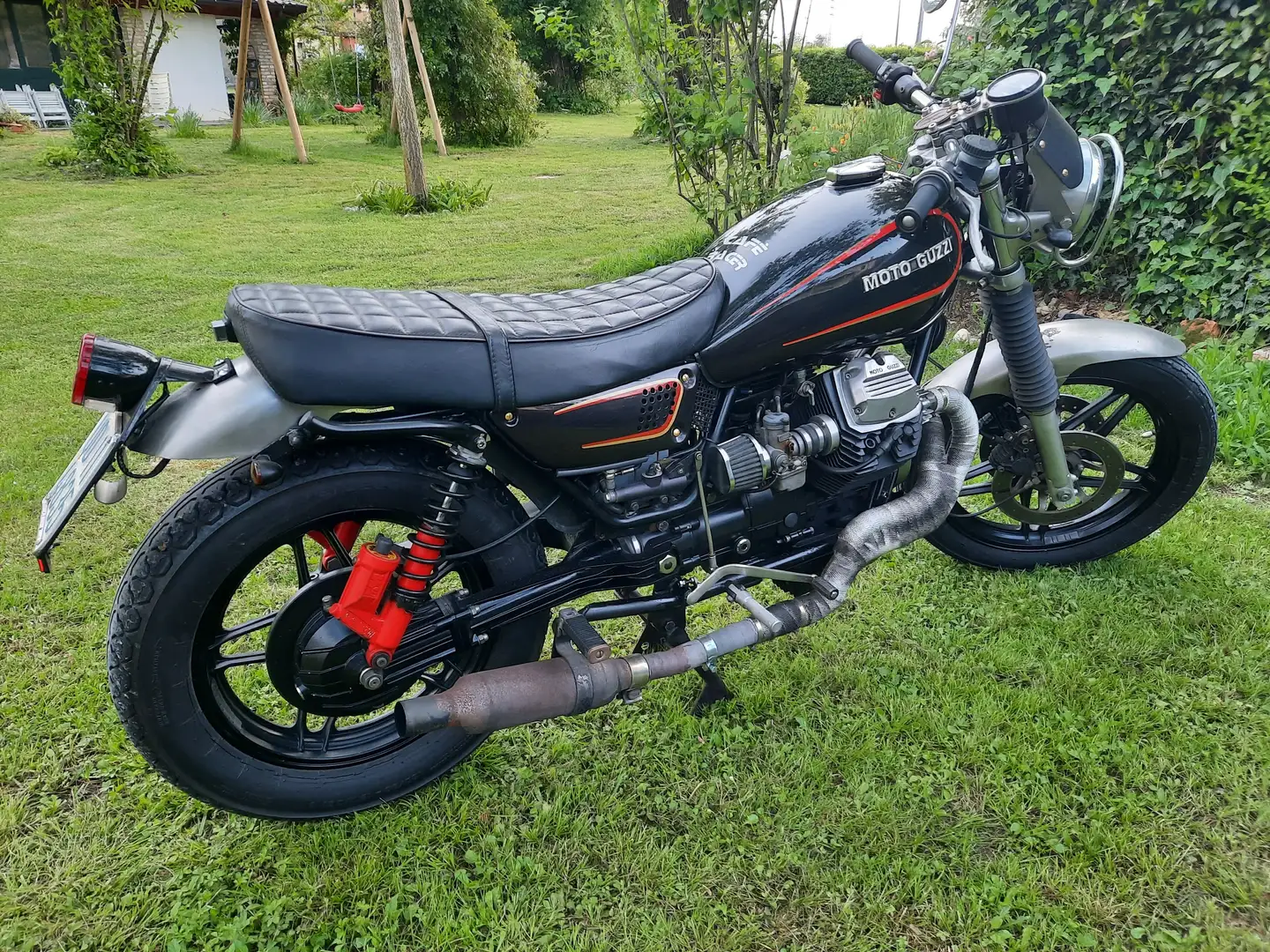 Moto Guzzi V 65 Fekete - 2