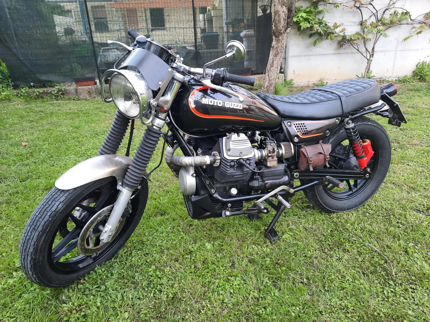 Moto Guzzi V 65 Siyah - 1