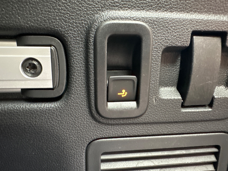 Volkswagen Touran 2.0 TDI DSG Highline NAV+LED+ACC+AHK+SHZ — photo 8