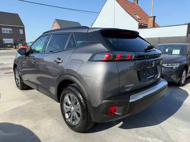 Peugeot 2008 view 7