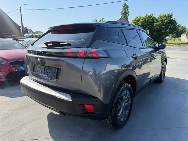 Peugeot 2008 view 5