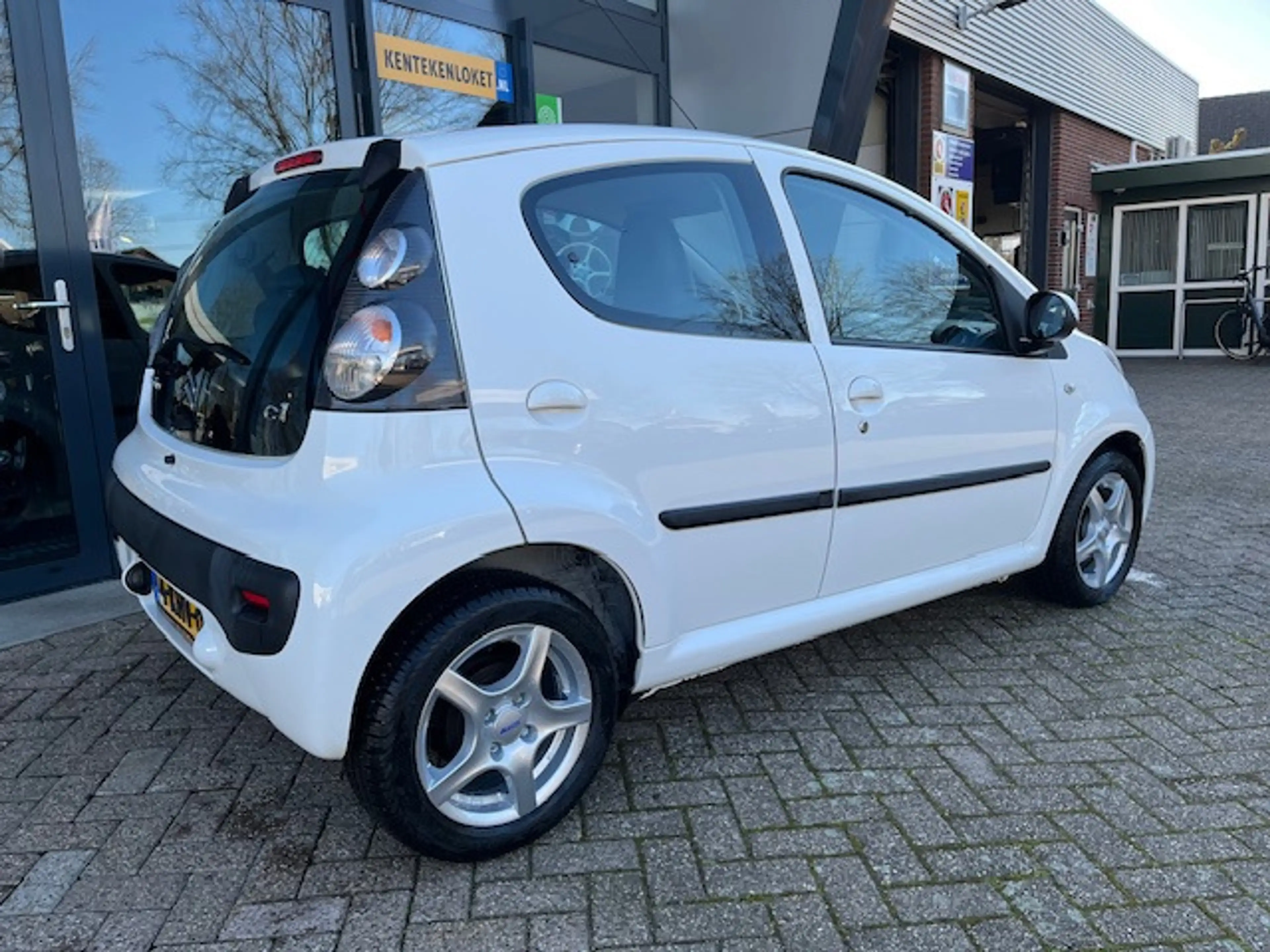 Citroen C1 1.0 Collection — photo 11