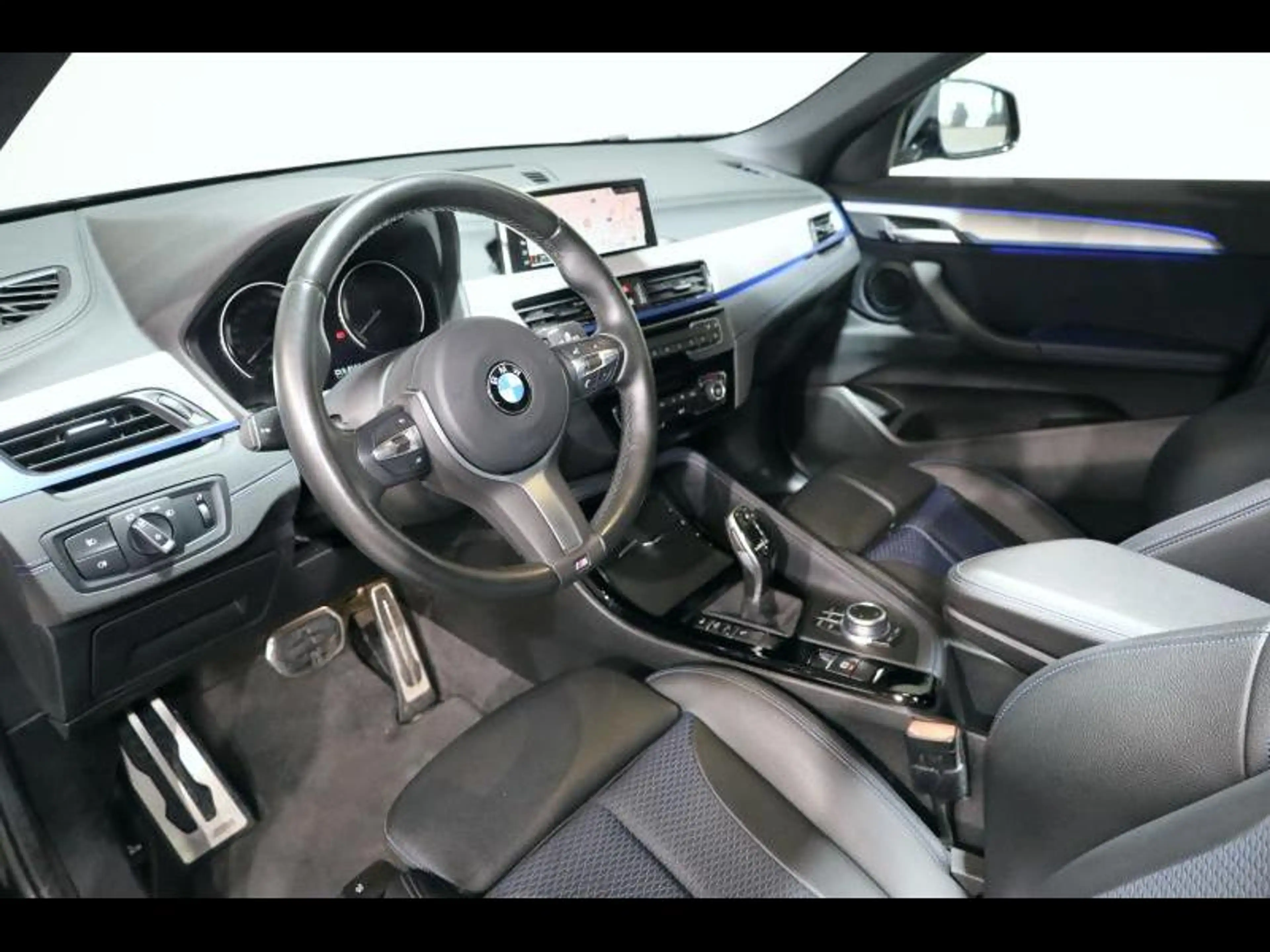BMW X2 sDrive16d Kit M Sport — photo 6