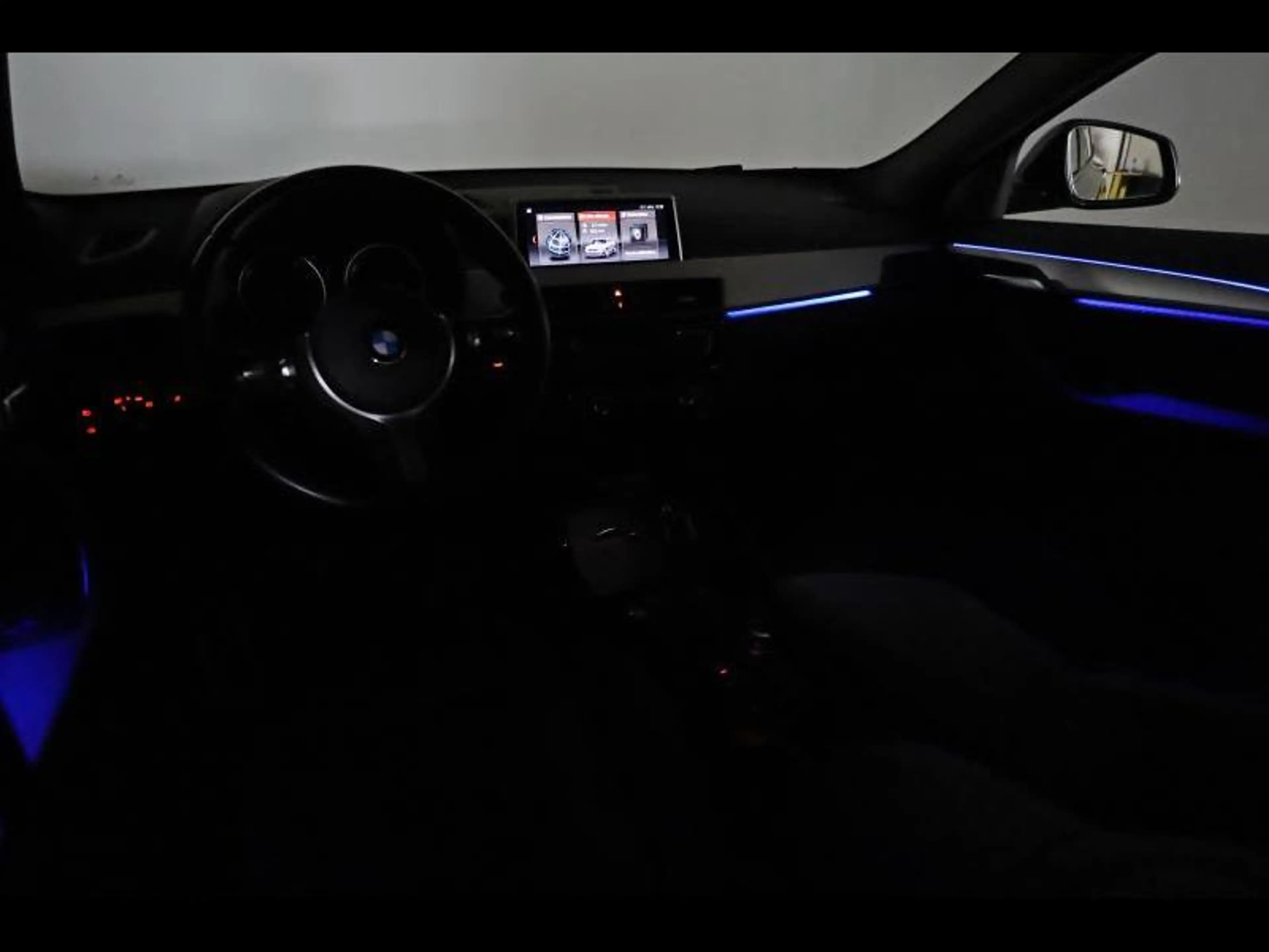 BMW X2 sDrive16d Kit M Sport — photo 12